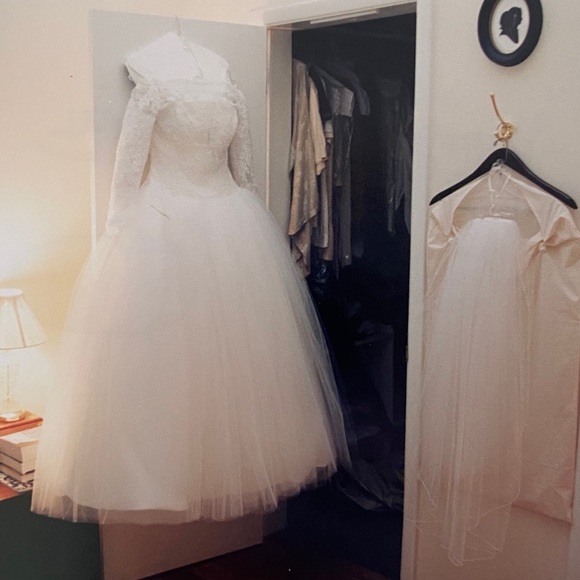 1999 Amsale Couture NYC Wedding Dress SIZE 14 - Picture 2 of 7